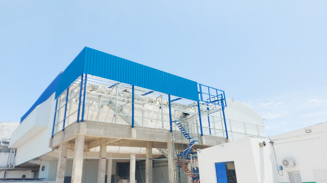 Nave industrial con cerramiento terminado